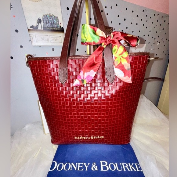 Set of 3 Willy bag scarfs. RANDOM PULL. Bag Not Included - Picture 3 of 8